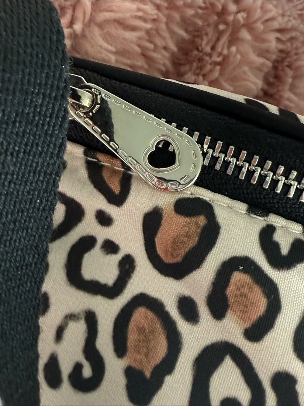 Brighton & BETSEY ANIMAL print bag & Betsey Johnson pouch TWO FER NWOT - Picture 9 of 11